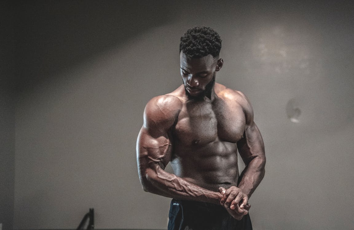 Jak często trenować biceps? Najlepsze ćwiczenia