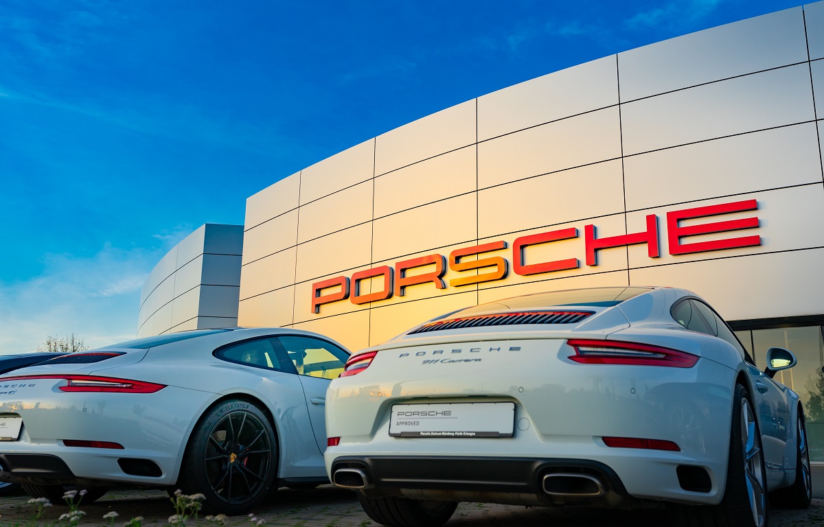 Jakie funkcje mogą mieć samochody Porsche?